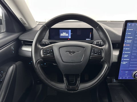 Ford Mustang Mach-E RWD 75 kWh [ 3-Fase-11kW] {SOH-89%} (INCL.BTW) *LEATHER | FULL-LED | DAB | DIGI-COCKPIT | KEYLESS | NAVI-FULLMAP | CARPLAY | HEATED-COMFORTSEATS | TOPVIEW | ADAPTIVE-CRUISE | PRIVACY-GLASS | 18'' ALU*
