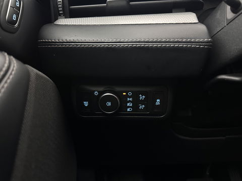 Ford Mustang Mach-E RWD 75 kWh [ 3-Fase-11kW] {SOH-89%} (INCL.BTW) *LEATHER | FULL-LED | DAB | DIGI-COCKPIT | KEYLESS | NAVI-FULLMAP | CARPLAY | HEATED-COMFORTSEATS | TOPVIEW | ADAPTIVE-CRUISE | PRIVACY-GLASS | 18'' ALU*