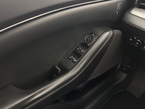 Ford Mustang Mach-E RWD 75 kWh [ 3-Fase-11kW] {SOH-89%} (INCL.BTW) *LEATHER | FULL-LED | DAB | DIGI-COCKPIT | KEYLESS | NAVI-FULLMAP | CARPLAY | HEATED-COMFORTSEATS | TOPVIEW | ADAPTIVE-CRUISE | PRIVACY-GLASS | 18'' ALU*