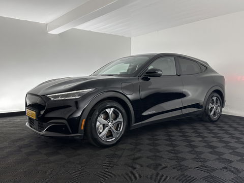 Ford Mustang Mach-E RWD 75 kWh [ 3-Fase-11kW] {SOH-89%} (INCL.BTW) *LEATHER | FULL-LED | DAB | DIGI-COCKPIT | KEYLESS | NAVI-FULLMAP | CARPLAY | HEATED-COMFORTSEATS | TOPVIEW | ADAPTIVE-CRUISE | PRIVACY-GLASS | 18'' ALU*