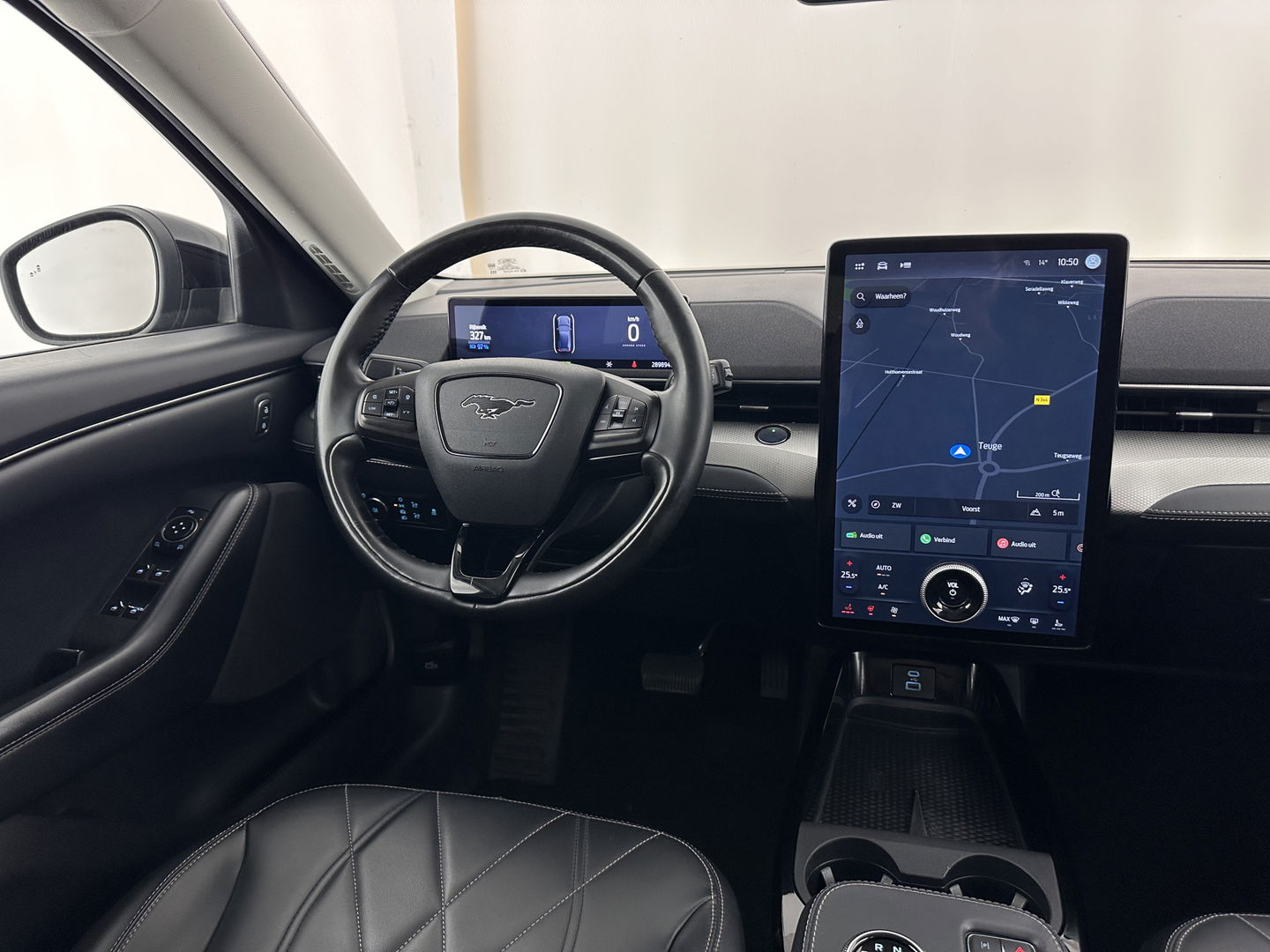 Ford Mustang Mach-E RWD 75 kWh [ 3-Fase-11kW] {SOH-89%} (INCL.BTW) *LEATHER | FULL-LED | DAB | DIGI-COCKPIT | KEYLESS | NAVI-FULLMAP | CARPLAY | HEATED-COMFORTSEATS | TOPVIEW | ADAPTIVE-CRUISE | PRIVACY-GLASS | 18'' ALU*