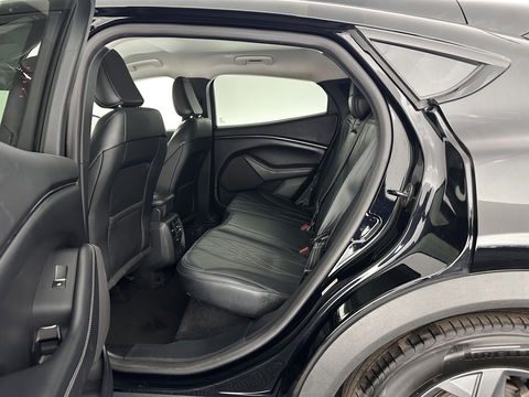 Ford Mustang Mach-E RWD 75 kWh [ 3-Fase-11kW] {SOH-89%} (INCL.BTW) *LEATHER | FULL-LED | DAB | DIGI-COCKPIT | KEYLESS | NAVI-FULLMAP | CARPLAY | HEATED-COMFORTSEATS | TOPVIEW | ADAPTIVE-CRUISE | PRIVACY-GLASS | 18'' ALU*