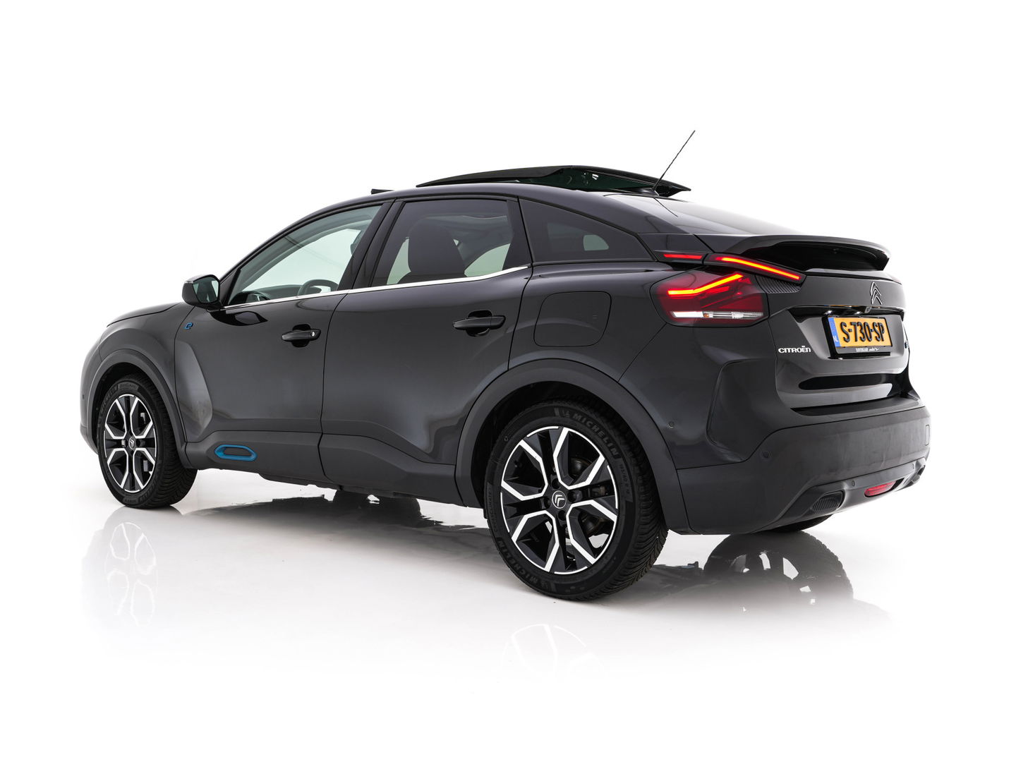 Citroën Ë-C4 Feel 50 kWh [ 3-Fase-11kW ] (INCL-BTW) *PANO | HEAD-UP | LEATHER-FABRIC | FULL-LED | DIGI-COCKPIT | BLINDSPOT | CARPLAY | COMFORT-SEATS | ECC | LANE-ASSIST | KEYLESS | PDC | CRUISE | DAB  | CCS-FASTLOADER | 18''ALU*