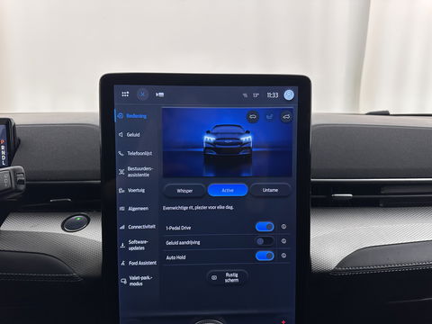 Ford Mustang Mach-E RWD 75 kWh [ 3-Fase-11kW] {SOH-86%} (INCL.BTW) *LEATHER | FULL-LED | DAB | DIGI-COCKPIT | KEYLESS | NAVI-FULLMAP | CARPLAY | HEATED-COMFORTSEATS | TOPVIEW | ADAPTIVE-CRUISE | PRIVACY-GLASS | 18'' ALU*