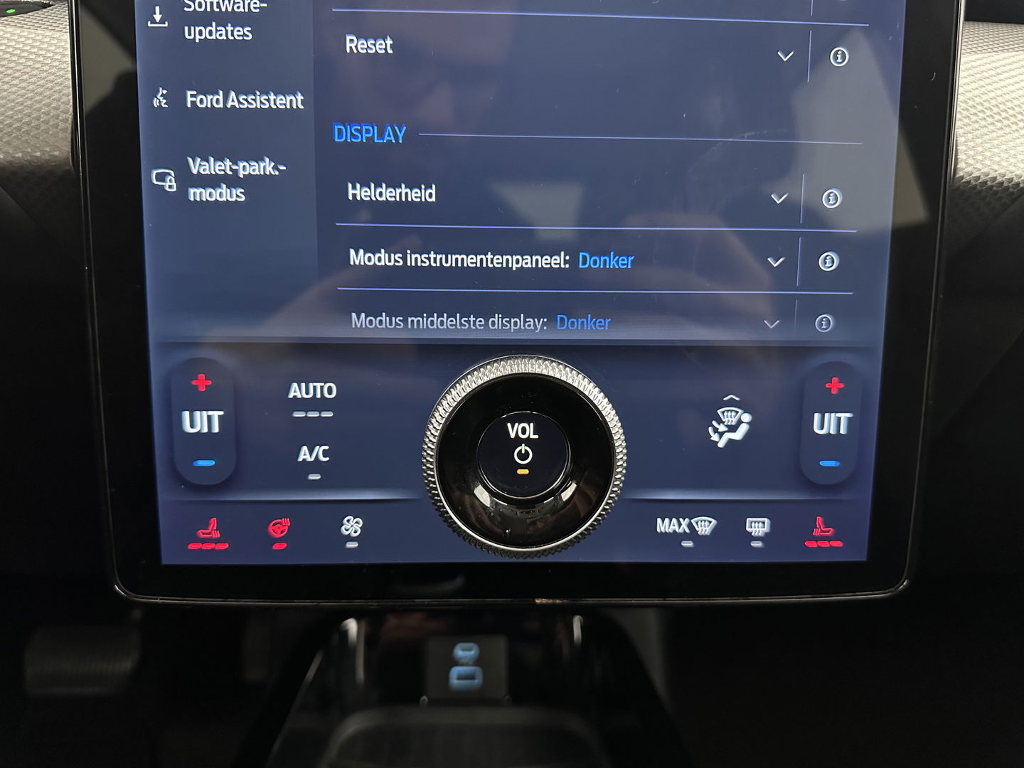 Ford Mustang Mach-E RWD 75 kWh [ 3-Fase-11kW] {SOH-86%} (INCL.BTW) *LEATHER | FULL-LED | DAB | DIGI-COCKPIT | KEYLESS | NAVI-FULLMAP | CARPLAY | HEATED-COMFORTSEATS | TOPVIEW | ADAPTIVE-CRUISE | PRIVACY-GLASS | 18'' ALU*