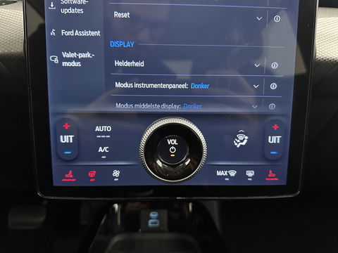 Ford Mustang Mach-E RWD 75 kWh [ 3-Fase-11kW] {SOH-86%} (INCL.BTW) *LEATHER | FULL-LED | DAB | DIGI-COCKPIT | KEYLESS | NAVI-FULLMAP | CARPLAY | HEATED-COMFORTSEATS | TOPVIEW | ADAPTIVE-CRUISE | PRIVACY-GLASS | 18'' ALU*