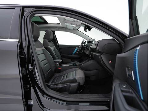 Citroën Ë-C4 Feel 50 kWh [ 3-Fase-11kW ] (INCL-BTW) *PANO | HEAD-UP | LEATHER-FABRIC | FULL-LED | DIGI-COCKPIT | BLINDSPOT | CARPLAY | COMFORT-SEATS | ECC | LANE-ASSIST | KEYLESS | PDC | CRUISE | DAB  | CCS-FASTLOADER | 18''ALU*