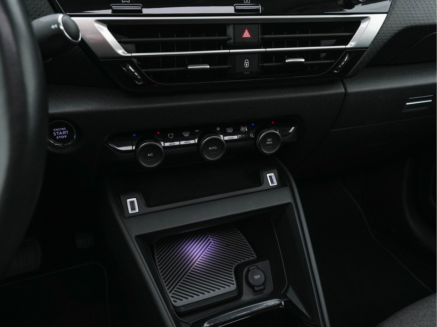 Citroën Ë-C4 Feel 50 kWh [ 3-Fase-11kW ] (INCL-BTW) *PANO | HEAD-UP | LEATHER-FABRIC | FULL-LED | DIGI-COCKPIT | BLINDSPOT | CARPLAY | COMFORT-SEATS | ECC | LANE-ASSIST | KEYLESS | PDC | CRUISE | DAB  | CCS-FASTLOADER | 18''ALU*