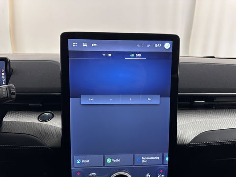 Ford Mustang Mach-E RWD 75 kWh [ 3-Fase ] {SOH-87%] (INCL.BTW) *LEATHER | FULL-LED | DAB | DIGI-COCKPIT | KEYLESS | NAVI-FULLMAP | CARPLAY | HEATED-COMFORTSEATS | TOPVIEW | ADAPTIVE-CRUISE | PRIVACY-GLASS | 18'' ALU*