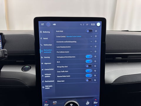 Ford Mustang Mach-E RWD 75 kWh [ 3-Fase ] {SOH-87%] (INCL.BTW) *LEATHER | FULL-LED | DAB | DIGI-COCKPIT | KEYLESS | NAVI-FULLMAP | CARPLAY | HEATED-COMFORTSEATS | TOPVIEW | ADAPTIVE-CRUISE | PRIVACY-GLASS | 18'' ALU*