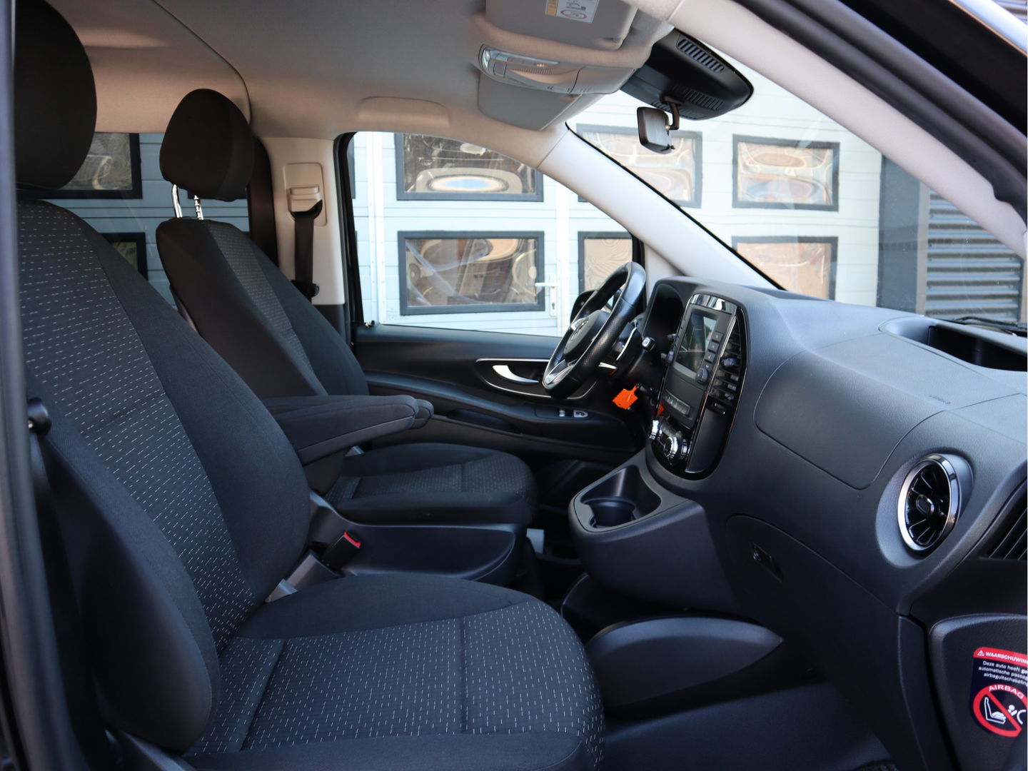 Mercedes-Benz Vito 114 CDI Euro 6 Automaat - Lang L2 - DC 5 Pers. - LED - Navi