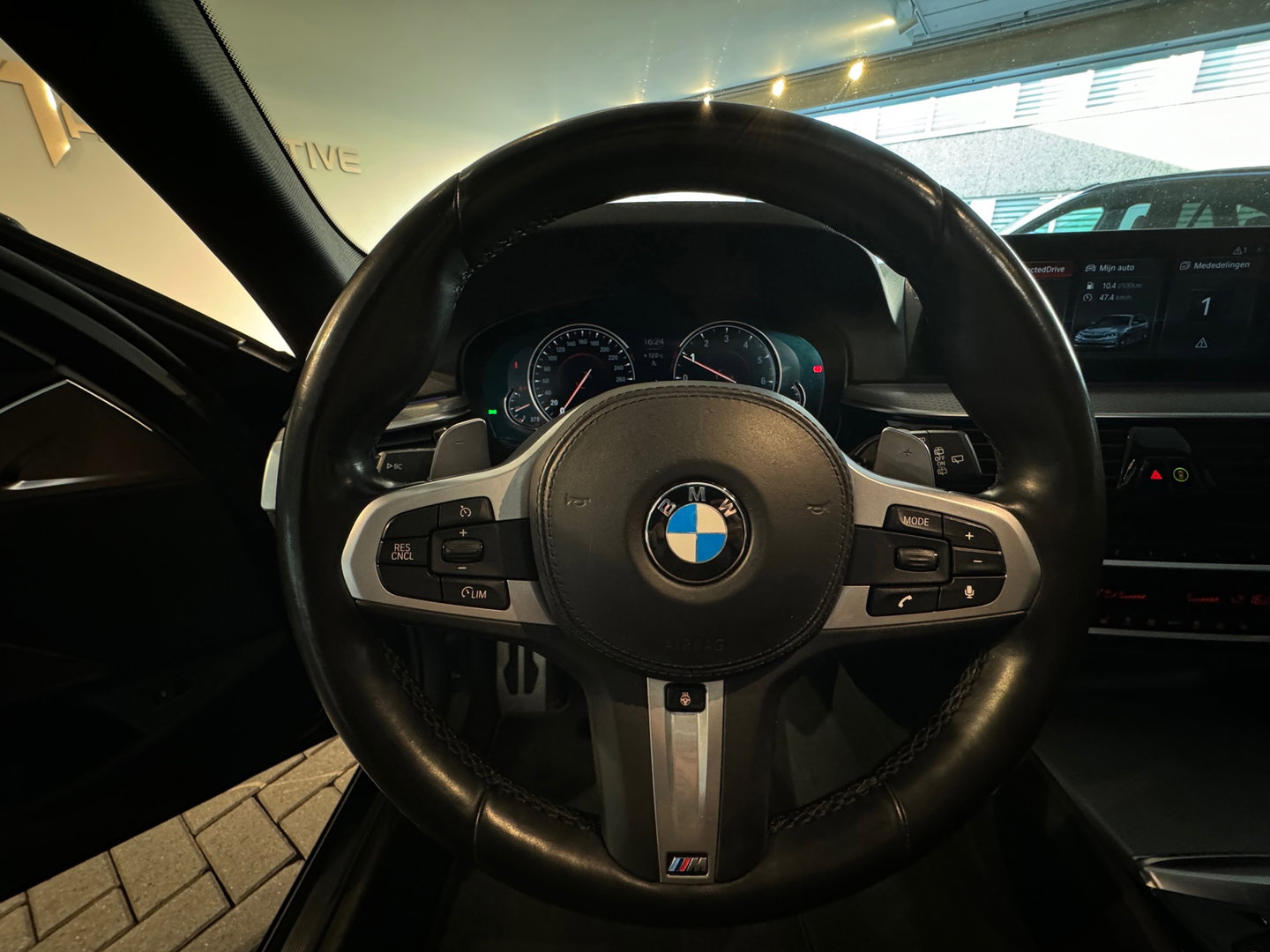 BMW 5 Serie Touring 530i xDrive M Sport High Ex Pano|Sfeer