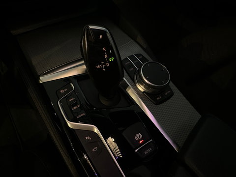 BMW 5 Serie Touring 530i xDrive M Sport High Ex Pano|Sfeer