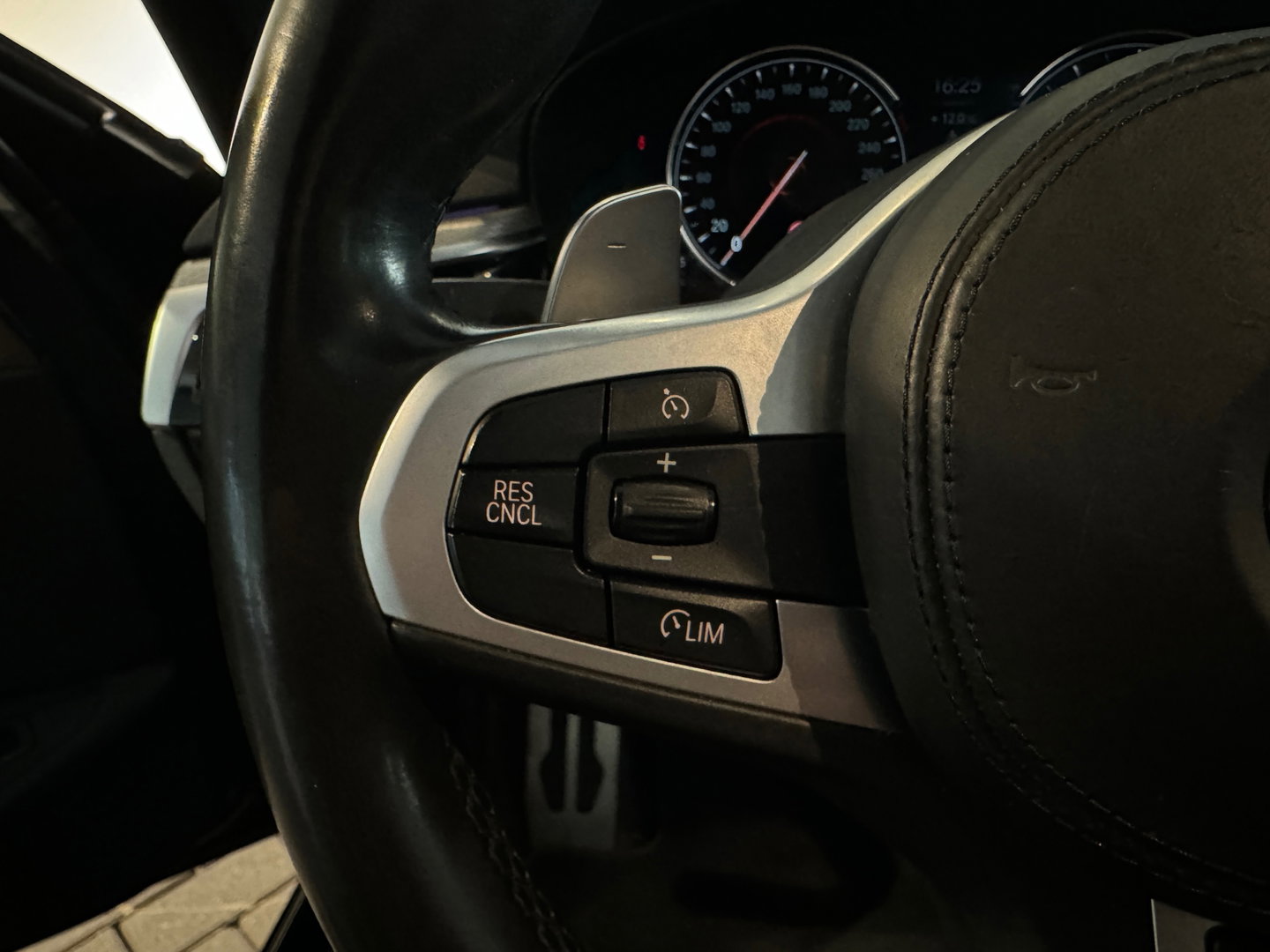 BMW 5 Serie Touring 530i xDrive M Sport High Ex Pano|Sfeer