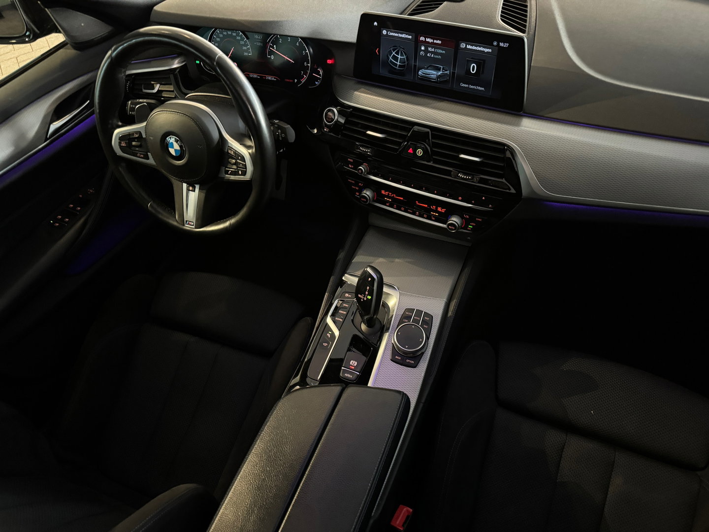 BMW 5 Serie Touring 530i xDrive M Sport High Ex Pano|Sfeer