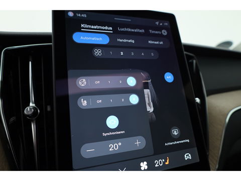Volvo XC60 2.0 T6 Plug-in hybrid AWD Plus Dark | Facelift | Pano-dak | Trekhaak | 360 camera | Forest Lake |