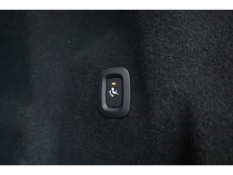 Volvo XC60 2.0 T6 Plug-in hybrid AWD Plus Dark | Facelift | Pano-dak | Trekhaak | 360 camera | Forest Lake |