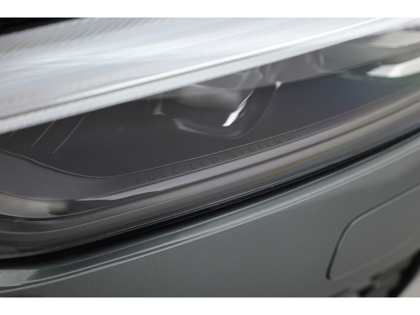 Volvo XC60 2.0 T6 Plug-in hybrid AWD Plus Dark | Facelift | Pano-dak | Trekhaak | 360 camera | Forest Lake |