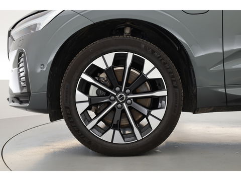 Volvo XC60 2.0 T6 Plug-in hybrid AWD Plus Dark | Facelift | Pano-dak | Trekhaak | 360 camera | Forest Lake |