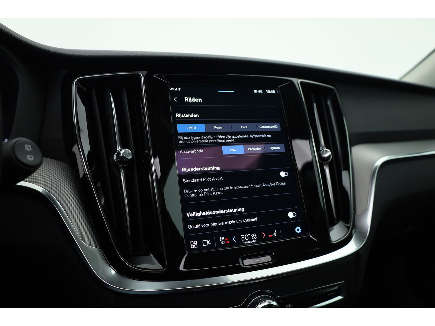 Volvo V60 2.0 T6 Plug-in hybrid AWD Plus Dark | Pano-dak | Head-up | 360 camera | Adap. Cruise | H&K Audio |