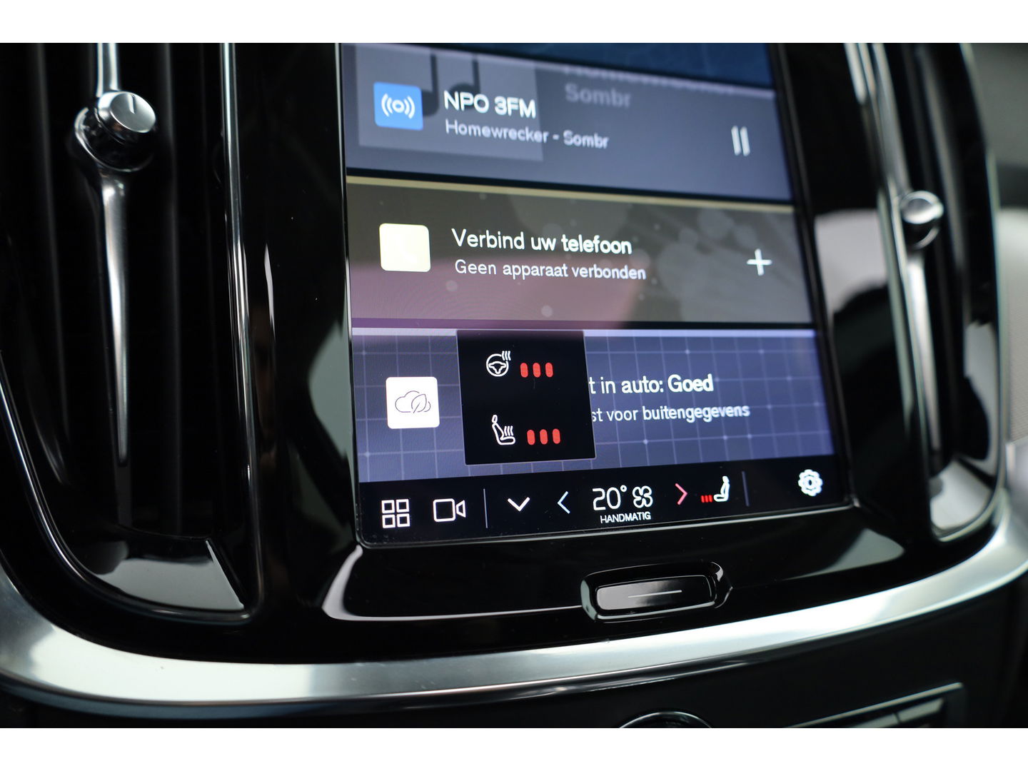 Volvo V60 2.0 T6 Plug-in hybrid AWD Plus Dark | Pano-dak | Head-up | 360 camera | Adap. Cruise | H&K Audio |