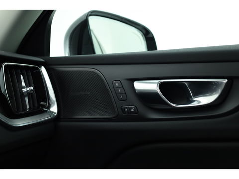 Volvo V60 2.0 T6 Plug-in hybrid AWD Plus Dark | Pano-dak | Head-up | 360 camera | Adap. Cruise | H&K Audio |