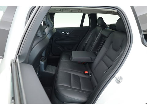 Volvo V60 2.0 T6 Plug-in hybrid AWD Plus Dark | Pano-dak | Head-up | 360 camera | Adap. Cruise | H&K Audio |