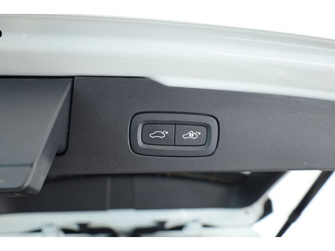 Volvo V60 2.0 T6 Plug-in hybrid AWD Plus Dark | Pano-dak | Head-up | 360 camera | Adap. Cruise | H&K Audio |