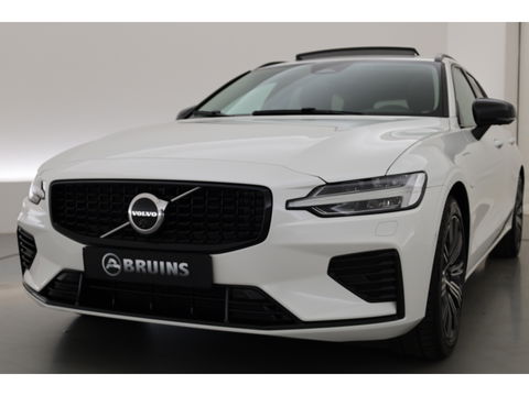 Volvo V60 2.0 T6 Plug-in hybrid AWD Plus Dark | Pano-dak | Head-up | 360 camera | Adap. Cruise | H&K Audio |
