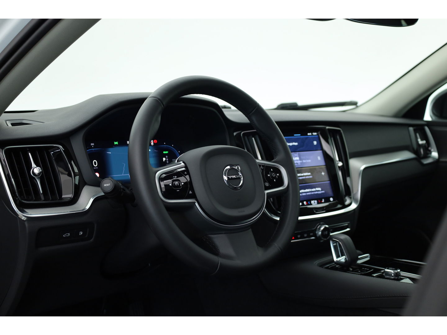 Volvo V60 2.0 T6 Plug-in hybrid AWD Plus Dark | Pano-dak | Head-up | 360 camera | Adap. Cruise | H&K Audio |