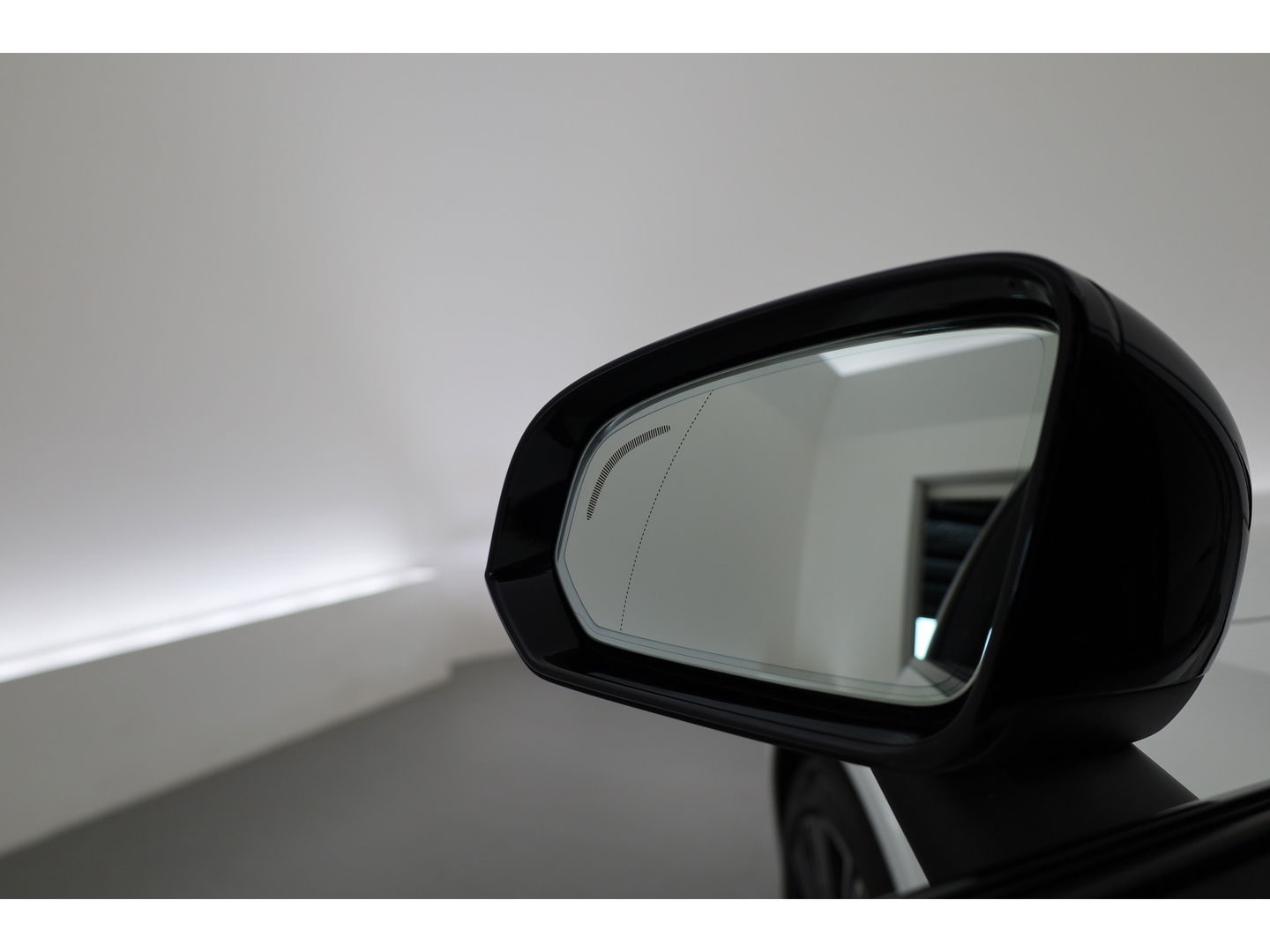 Volvo V60 2.0 T6 Plug-in hybrid AWD Plus Dark | Pano-dak | Head-up | 360 camera | Adap. Cruise | H&K Audio |