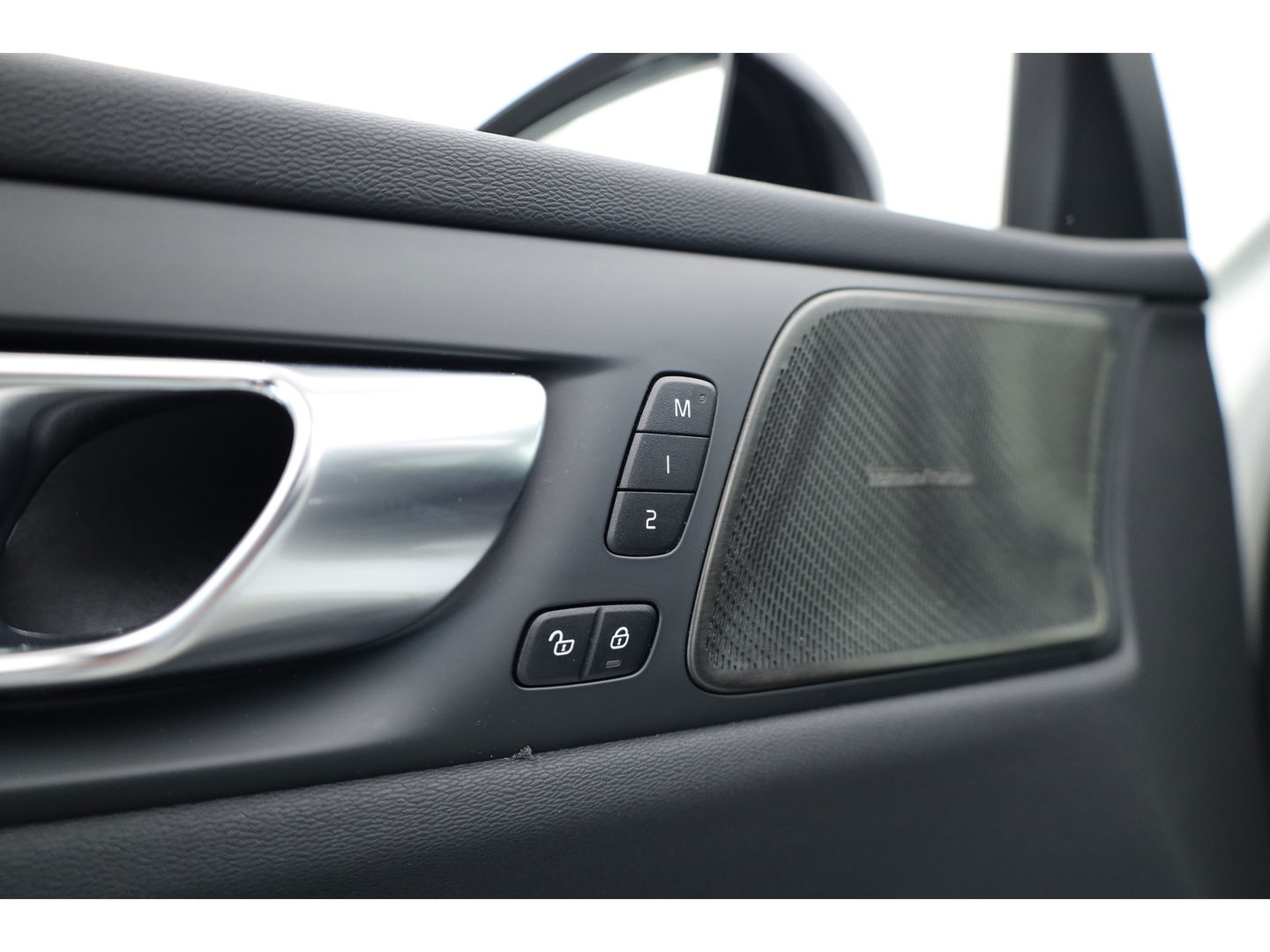 Volvo V60 2.0 T6 Plug-in hybrid AWD Plus Dark | Pano-dak | Head-up | 360 camera | Adap. Cruise | H&K Audio |