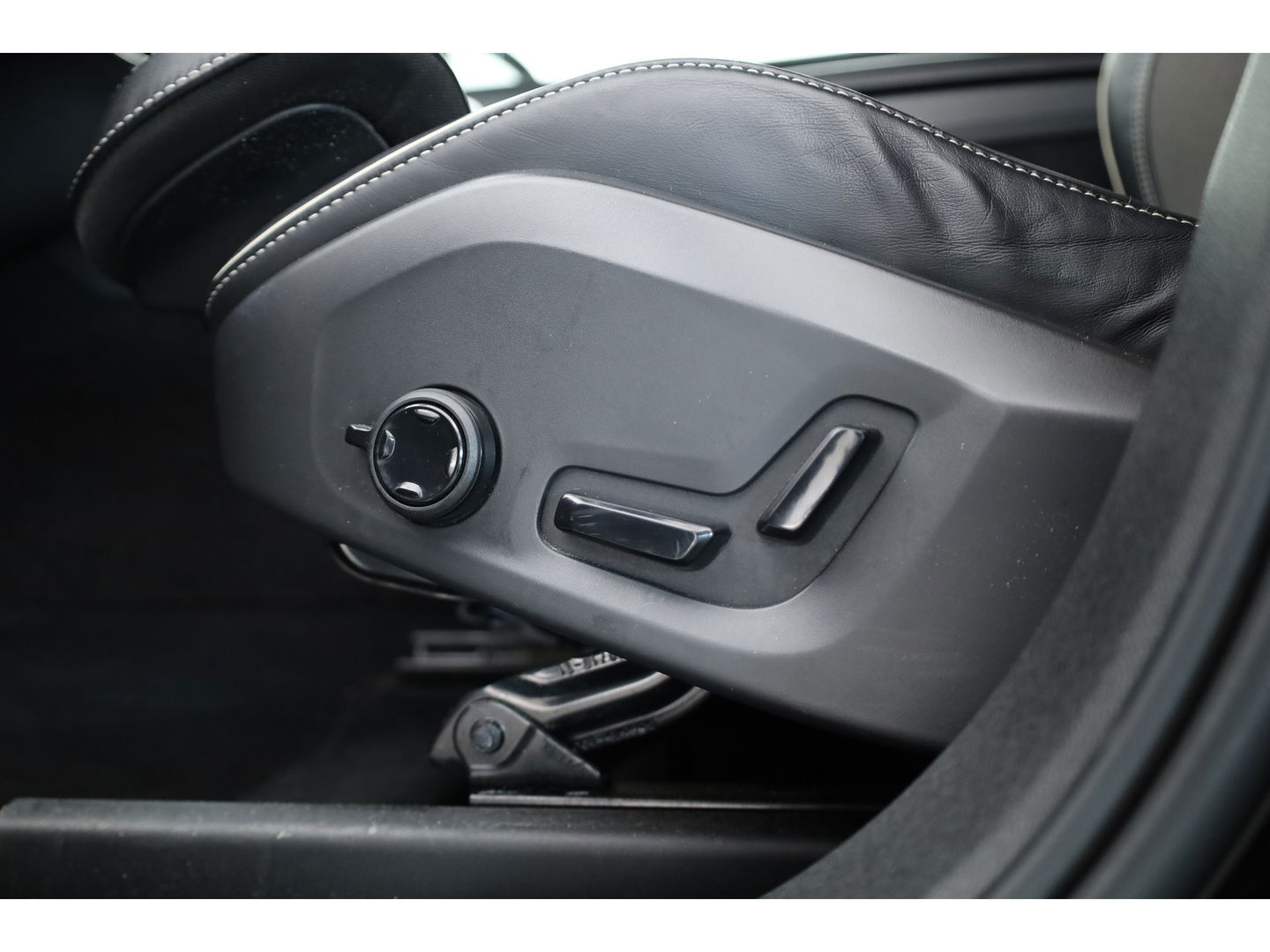 Volvo XC60 2.0 T8 AWD Polestar Engineered | Öhlins | Bowers & Wilkins | 22 inch | Trekhaak | Head-up | Blis | ACC |