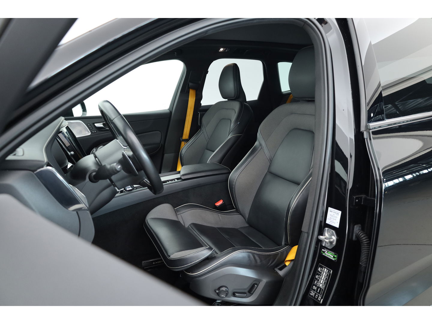 Volvo XC60 2.0 T8 AWD Polestar Engineered | Öhlins | Bowers & Wilkins | 22 inch | Trekhaak | Head-up | Blis | ACC |