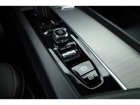 Volvo XC60 2.0 T8 AWD Polestar Engineered | Öhlins | Bowers & Wilkins | 22 inch | Trekhaak | Head-up | Blis | ACC |