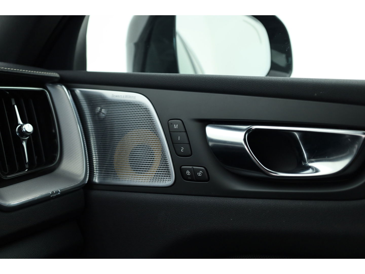 Volvo XC60 2.0 T8 AWD Polestar Engineered | Öhlins | Bowers & Wilkins | 22 inch | Trekhaak | Head-up | Blis | ACC |