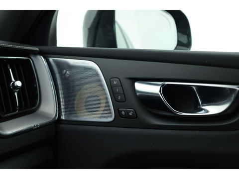 Volvo XC60 2.0 T8 AWD Polestar Engineered | Öhlins | Bowers & Wilkins | 22 inch | Trekhaak | Head-up | Blis | ACC |