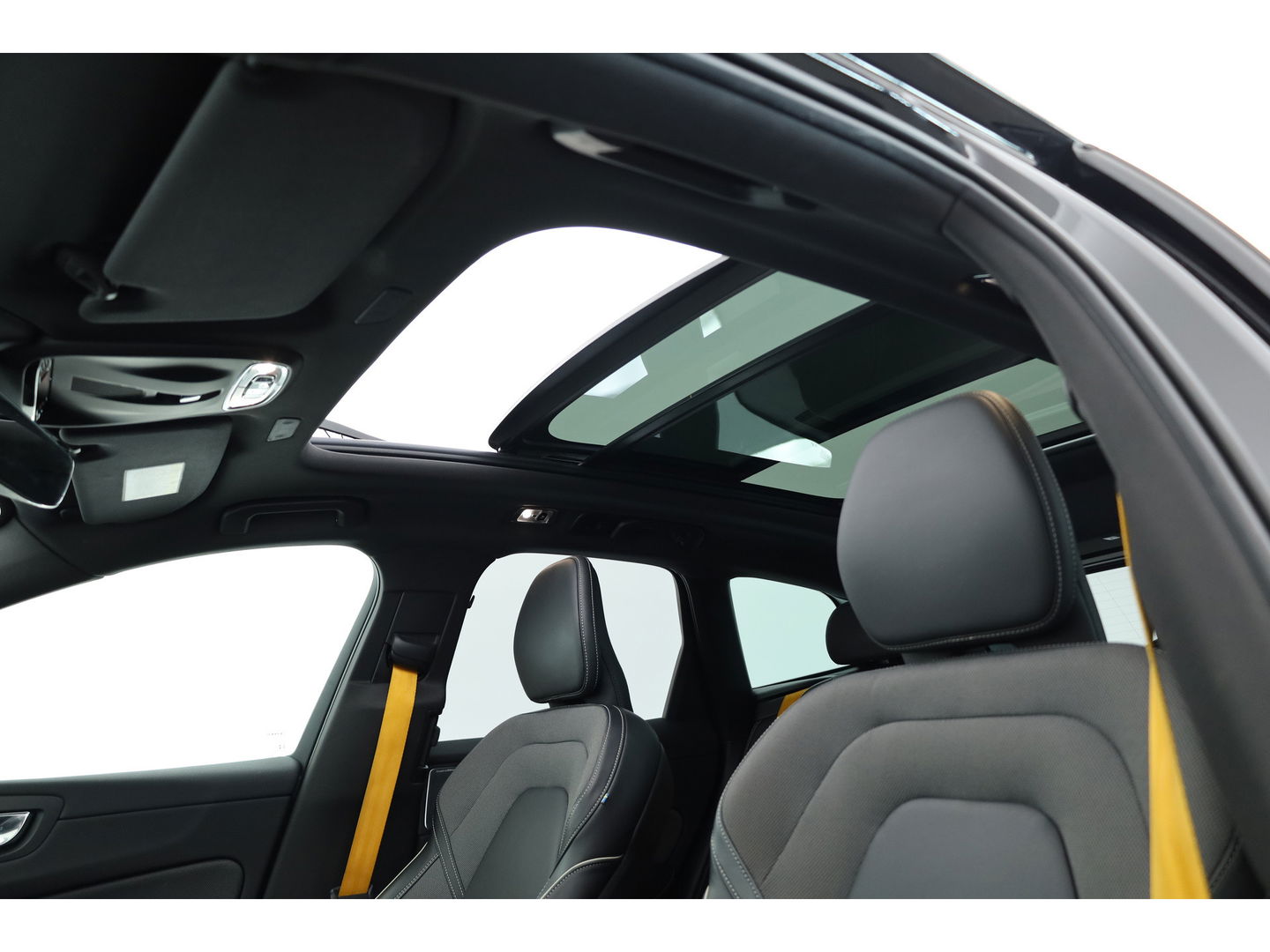 Volvo XC60 2.0 T8 AWD Polestar Engineered | Öhlins | Bowers & Wilkins | 22 inch | Trekhaak | Head-up | Blis | ACC |