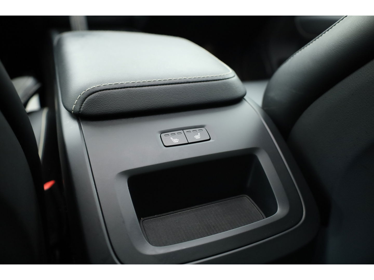 Volvo XC60 2.0 T8 AWD Polestar Engineered | Öhlins | Bowers & Wilkins | 22 inch | Trekhaak | Head-up | Blis | ACC |