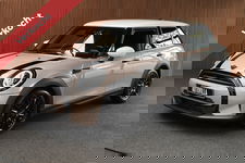 MINI Cooper - Mini 1.5 Navi Leer Camera PDC Carplay Keyless Go & Entry LM velgen Zwarte binnenhemel Stoelverwarming Sportstoelen LED BTW auto!