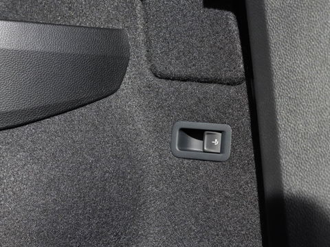 Škoda Karoq 1.5 TSI ACT Sportline DSG Pano Adapt. Cruise Trekhaak Camera Race Blue