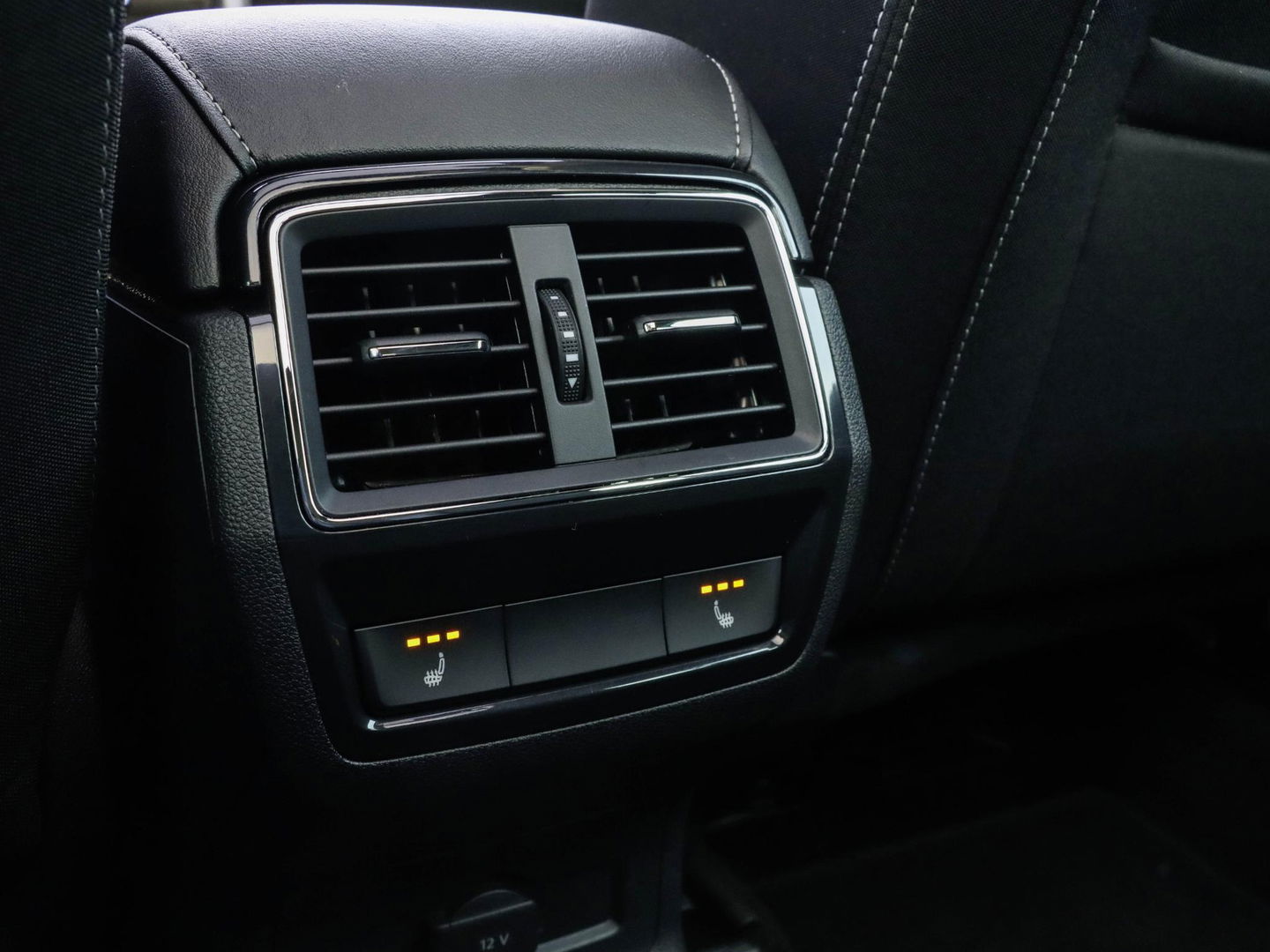 Škoda Karoq 1.5 TSI ACT Sportline DSG Pano Adapt. Cruise Trekhaak Camera Race Blue