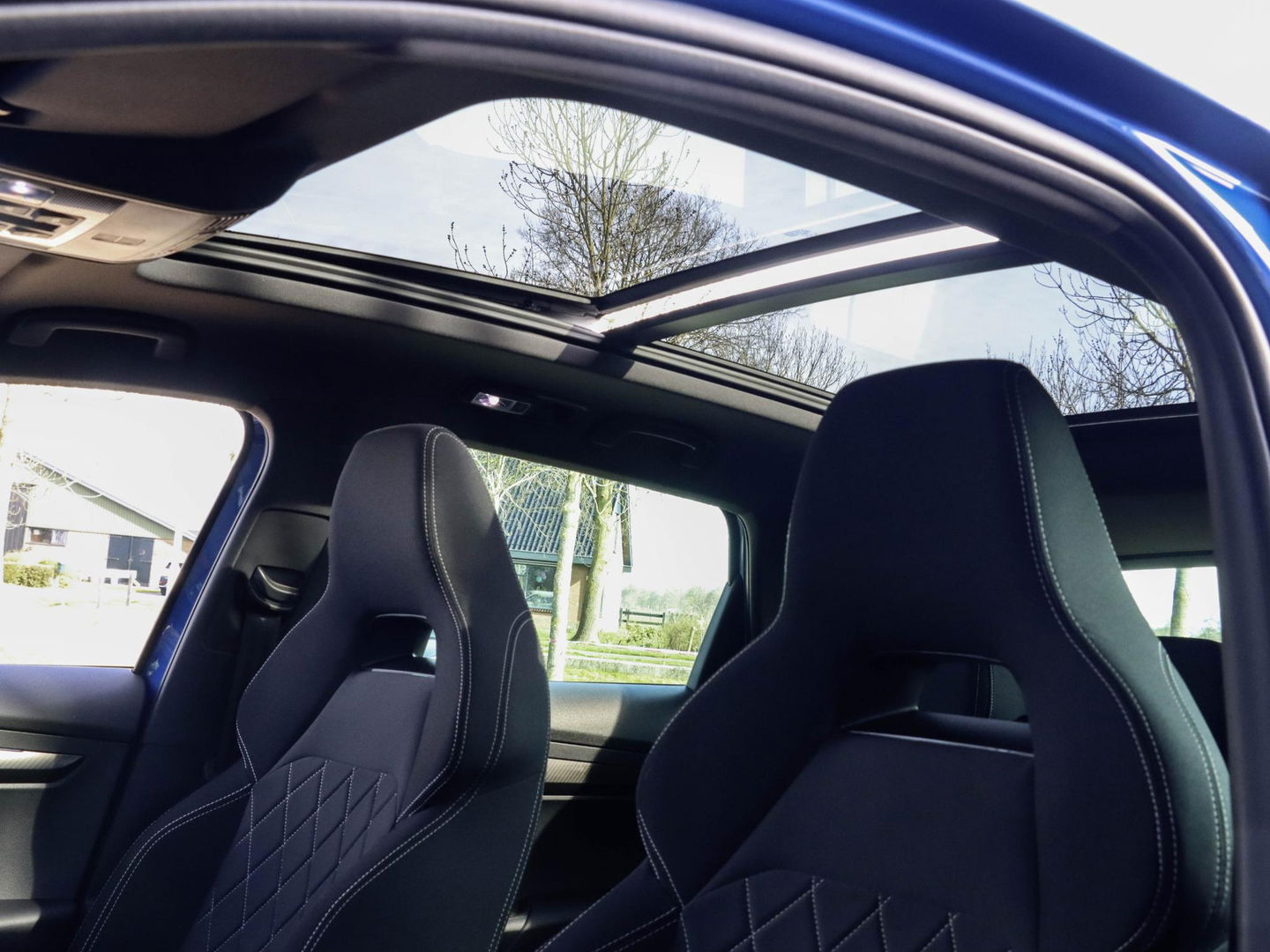 Škoda Karoq 1.5 TSI ACT Sportline DSG Pano Adapt. Cruise Trekhaak Camera Race Blue