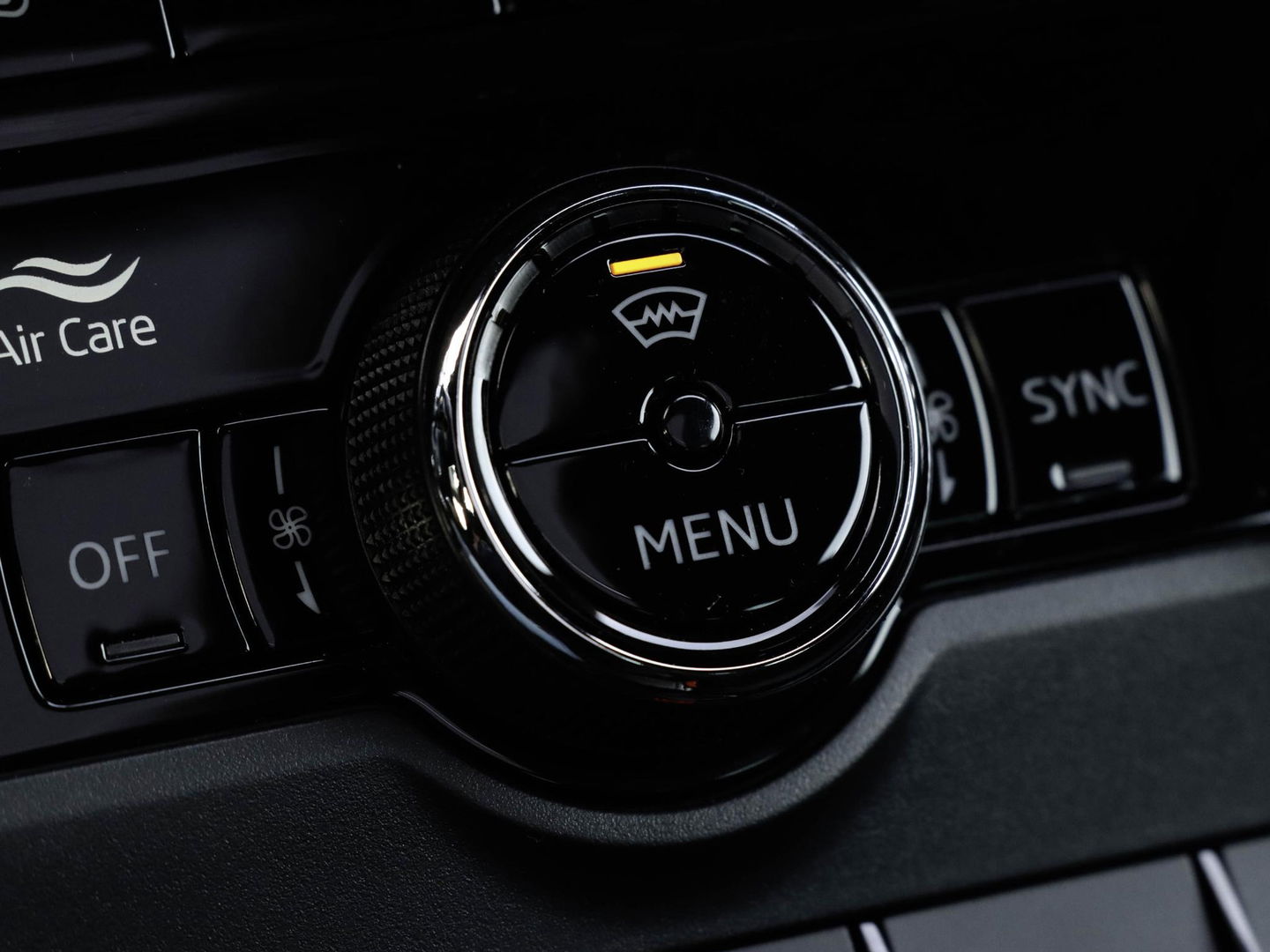 Škoda Karoq 1.5 TSI ACT Sportline DSG Pano Adapt. Cruise Trekhaak Camera Race Blue