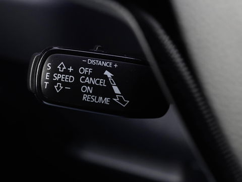 Škoda Karoq 1.5 TSI ACT Sportline DSG Pano Adapt. Cruise Trekhaak Camera Race Blue