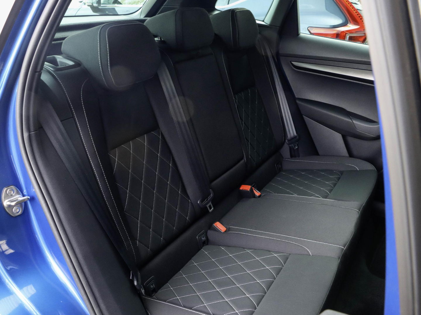 Škoda Karoq 1.5 TSI ACT Sportline DSG Pano Adapt. Cruise Trekhaak Camera Race Blue