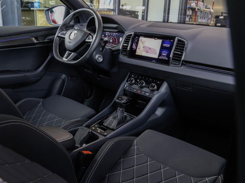 Škoda Karoq 1.5 TSI ACT Sportline DSG Pano Adapt. Cruise Trekhaak Camera Race Blue