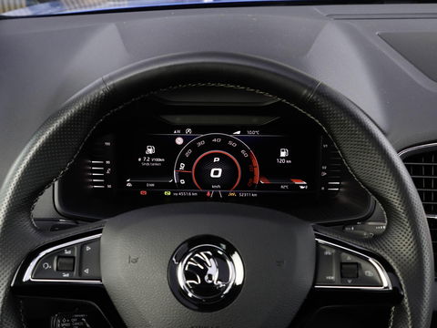 Škoda Karoq 1.5 TSI ACT Sportline DSG Pano Adapt. Cruise Trekhaak Camera Race Blue