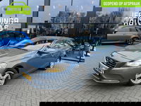 Volvo V40 - T3 Momentum|Camera|Navi|Clima|PDC