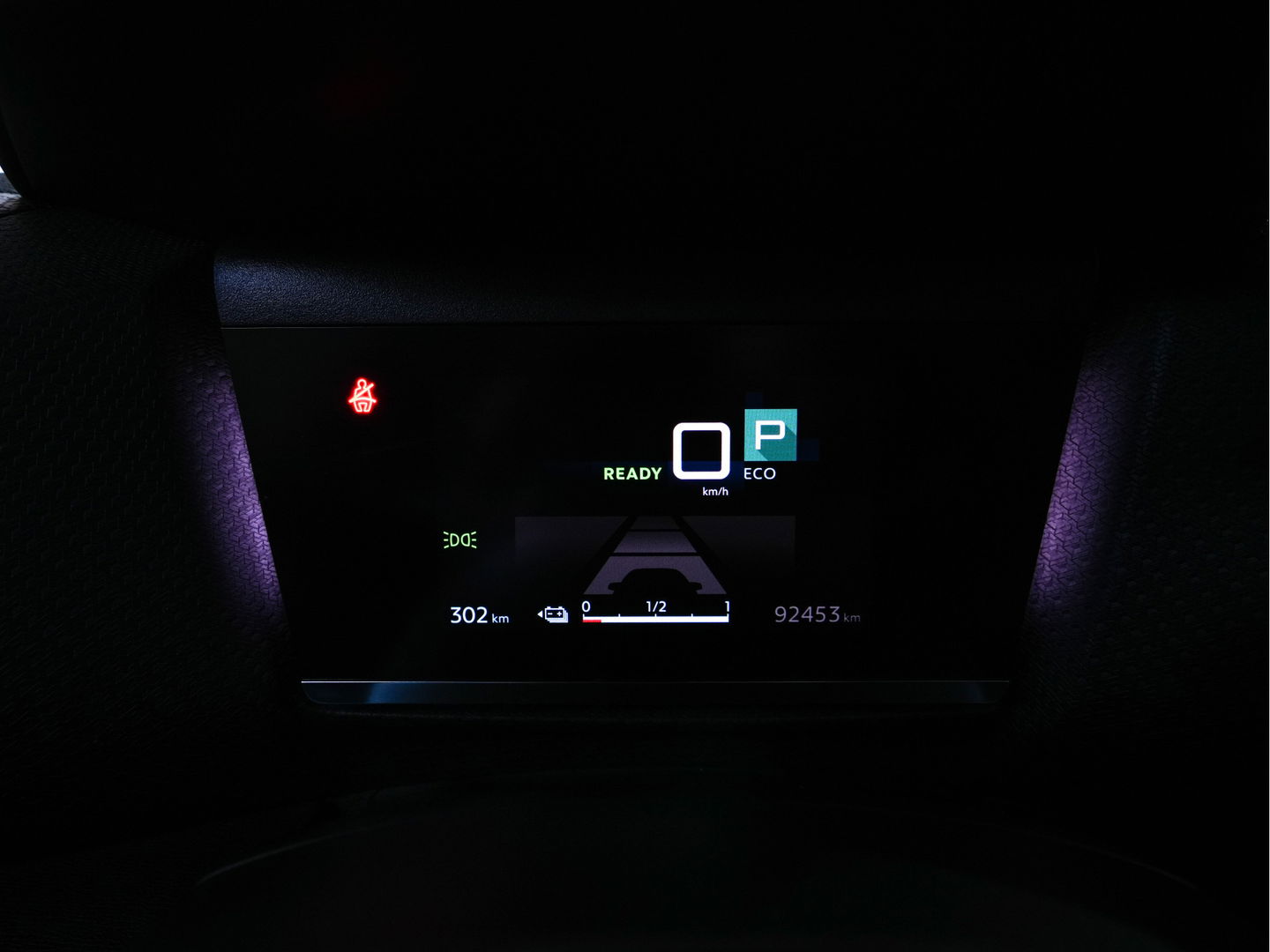 Citroën Ë-C4 Feel 50 kWh [ 3-Fase-11kW ] (INCL-BTW) *PANO | HEAD-UP | LEATHER-FABRIC | FULL-LED | DIGI-COCKPIT | BLINDSPOT | CARPLAY | COMFORT-SEATS | ECC | LANE-ASSIST | KEYLESS | PDC | CRUISE | DAB  | CCS-FASTLOADER | 18''ALU*